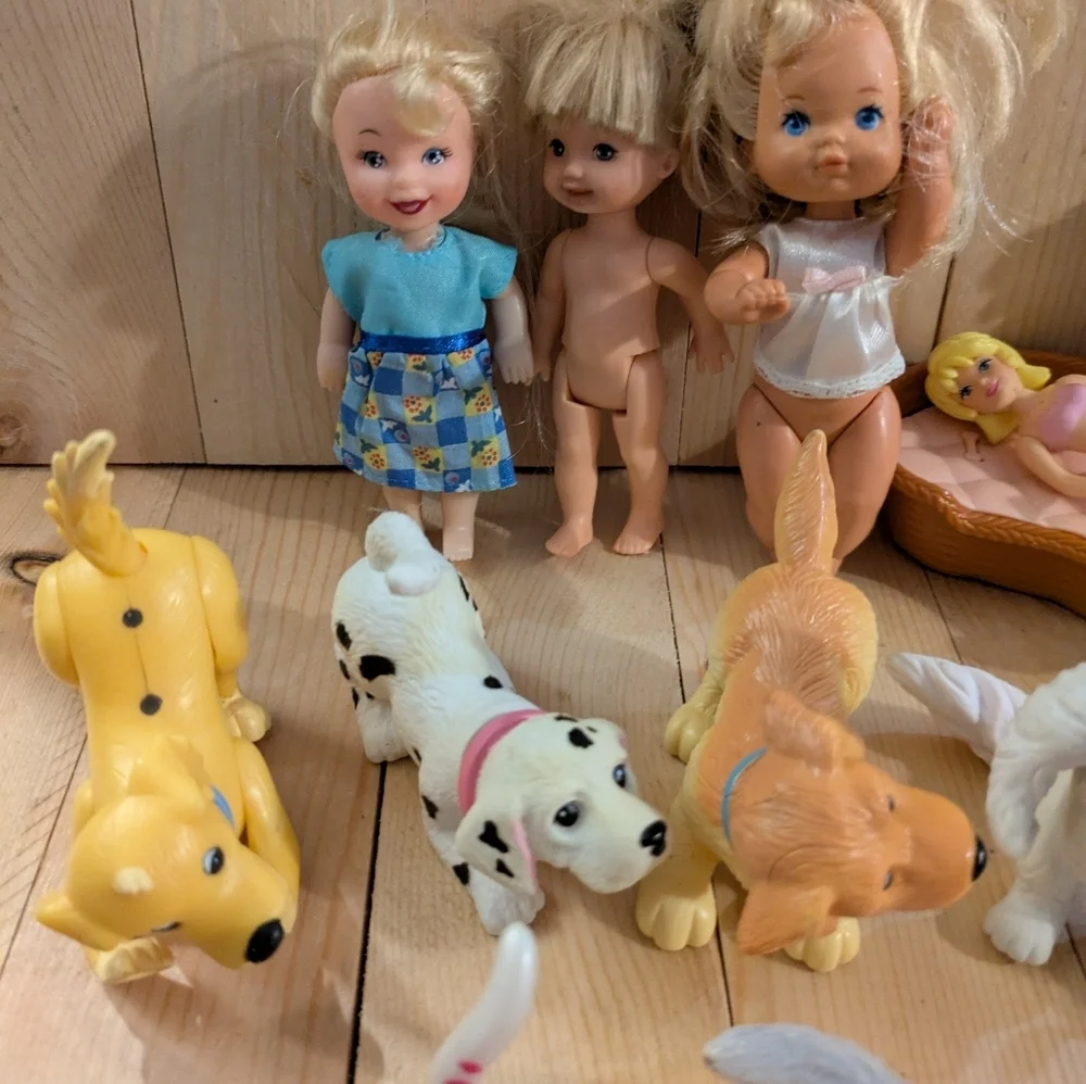 Assorted Small Pet Figurines 14 Pieces Pre-owned
